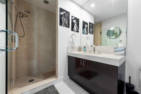 Condominio en alquiler en Miami Beach, Florida, 2 dormitorios, 173.73 m2 № 1950948 - foto 22