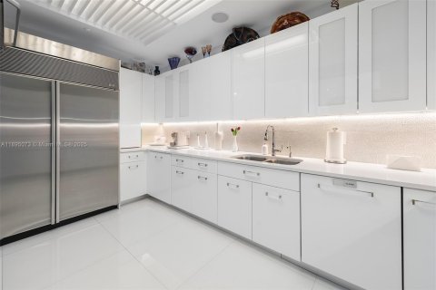 Condominio en alquiler en Miami Beach, Florida, 2 dormitorios, 173.73 m2 № 1950948 - foto 12