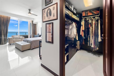 Condominio en alquiler en Miami Beach, Florida, 2 dormitorios, 173.73 m2 № 1950948 - foto 17