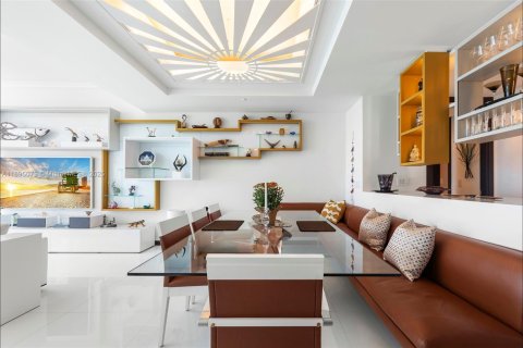 Condominio en alquiler en Miami Beach, Florida, 2 dormitorios, 173.73 m2 № 1950948 - foto 8