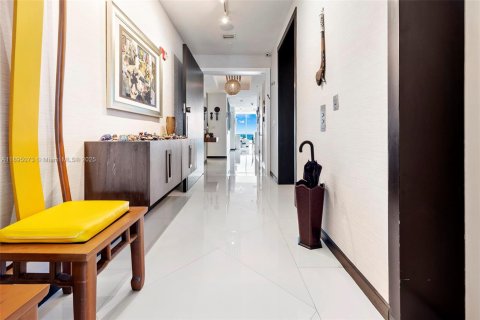 Condominio en alquiler en Miami Beach, Florida, 2 dormitorios, 173.73 m2 № 1950948 - foto 24