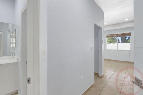 Купить виллу или дом в Хомстед, Флорида 9 комнат, 169.45м2, № 1912666 - фото 11