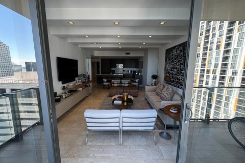 Condo in Miami, Florida, 2 bedrooms  № 2000972 - photo 4