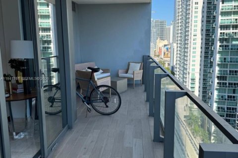 Condo in Miami, Florida, 2 bedrooms  № 2000972 - photo 5