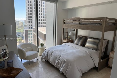 Condo in Miami, Florida, 2 bedrooms  № 2000972 - photo 13