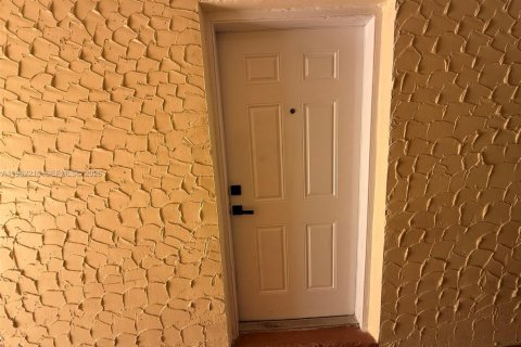 Купить кондоминиум в Майами, Флорида 3 спальни, 130.53м2, № 2025036 - фото 2