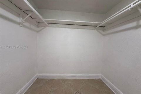 Купить кондоминиум в Майами, Флорида 3 спальни, 130.53м2, № 2025036 - фото 27