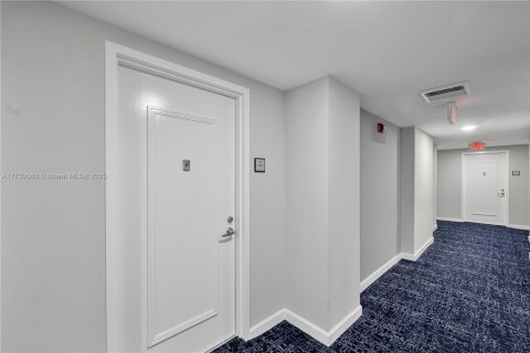 Copropriété à vendre à Miami, Floride: 2 chambres, 125.42 m2 № 1488339 - photo 27
