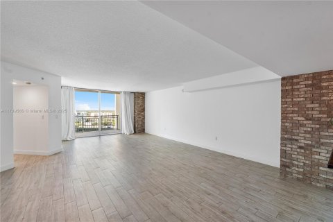 Copropriété à vendre à Miami, Floride: 2 chambres, 125.42 m2 № 1488339 - photo 4