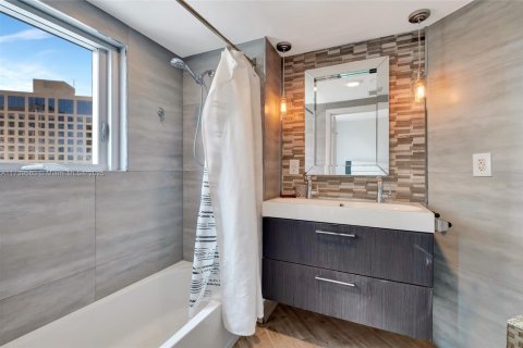 Copropriété à vendre à Miami, Floride: 2 chambres, 125.42 m2 № 1488339 - photo 13
