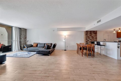 Copropriété à vendre à Miami, Floride: 2 chambres, 125.42 m2 № 1488339 - photo 18