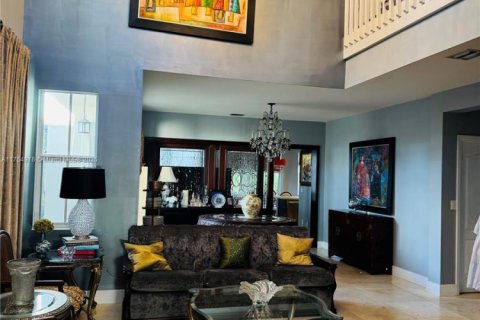 House in Doral, Florida 4 bedrooms, 267.37 sq.m. № 1920855 - photo 2