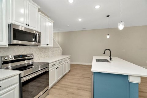Adosado en venta en Wesley Chapel, Florida, 3 dormitorios, 215.44 m2 № 2419601 - foto 9