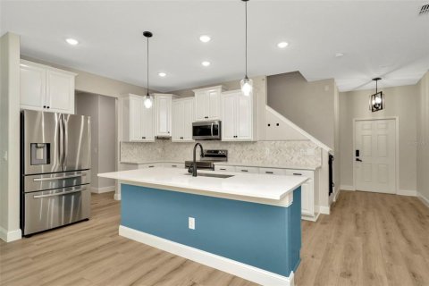 Adosado en venta en Wesley Chapel, Florida, 3 dormitorios, 215.44 m2 № 2419601 - foto 6