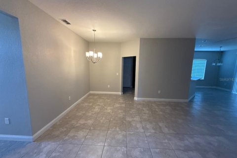 Casa en alquiler en Winter Haven, Florida, 3 dormitorios, 179.49 m2 № 1906015 - foto 6