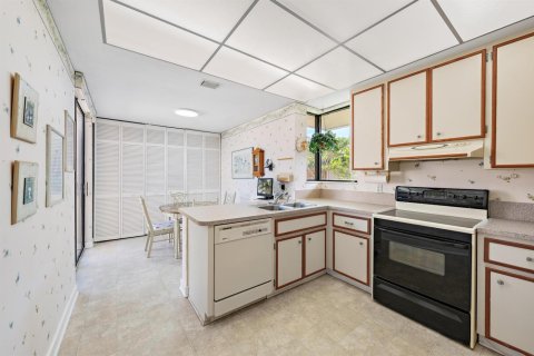 Townhouse in Palm Beach Gardens, Florida 2 bedrooms, 131.74 sq.m. № 2426834 - photo 11