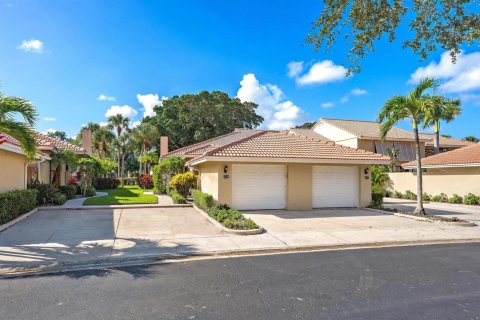 Townhouse in Palm Beach Gardens, Florida 2 bedrooms, 131.74 sq.m. № 2426834 - photo 3