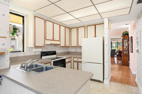 Townhouse in Palm Beach Gardens, Florida 2 bedrooms, 131.74 sq.m. № 2426834 - photo 10