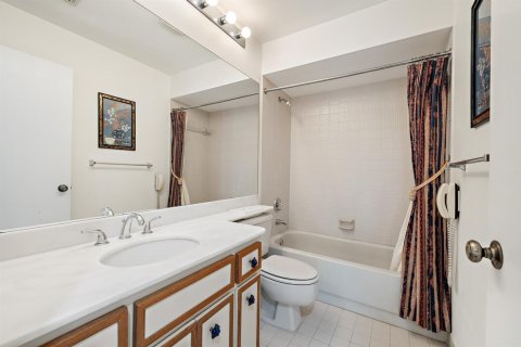 Townhouse in Palm Beach Gardens, Florida 2 bedrooms, 131.74 sq.m. № 2426834 - photo 15