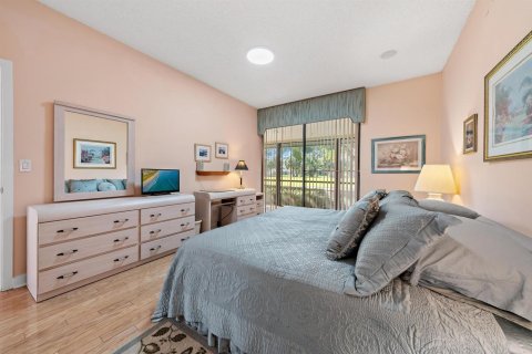 Townhouse in Palm Beach Gardens, Florida 2 bedrooms, 131.74 sq.m. № 2426834 - photo 16
