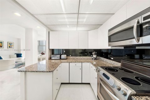 Copropriété à louer à Miami Beach, Floride: 2 chambres, 117.06 m2 № 1981829 - photo 3
