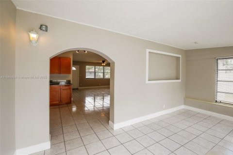 Villa ou maison à louer à Oakland Park, Floride: 3 chambres, 144 m2 № 1931444 - photo 6