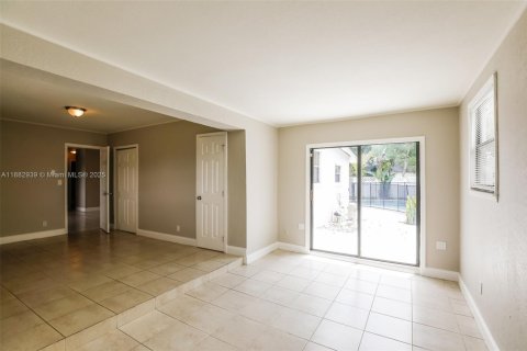 Villa ou maison à louer à Oakland Park, Floride: 3 chambres, 144 m2 № 1931444 - photo 10