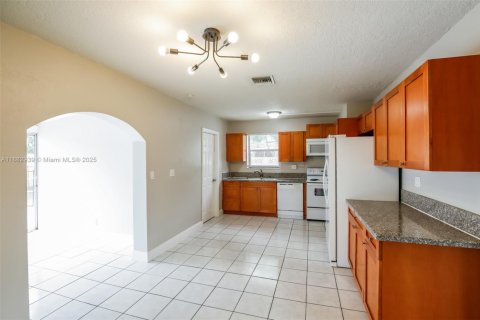 Villa ou maison à louer à Oakland Park, Floride: 3 chambres, 144 m2 № 1931444 - photo 7