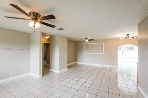 Villa ou maison à louer à Oakland Park, Floride: 3 chambres, 144 m2 № 1931444 - photo 4