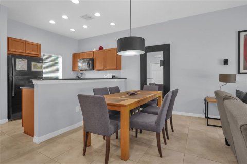 Touwnhouse à vendre à Kissimmee, Floride: 2 chambres, 107.86 m2 № 2140691 - photo 8