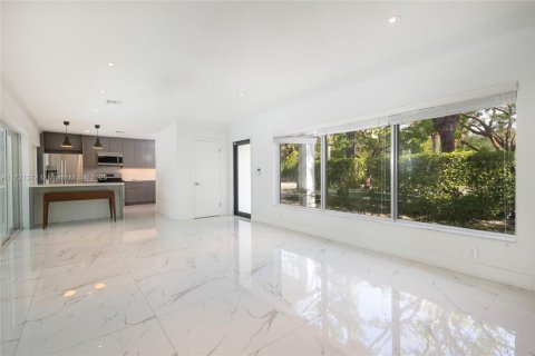 House in Palmetto Bay, Florida 3 bedrooms, 199 sq.m. № 1933906 - photo 13