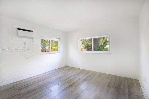 House in Palmetto Bay, Florida 3 bedrooms, 199 sq.m. № 1933906 - photo 26