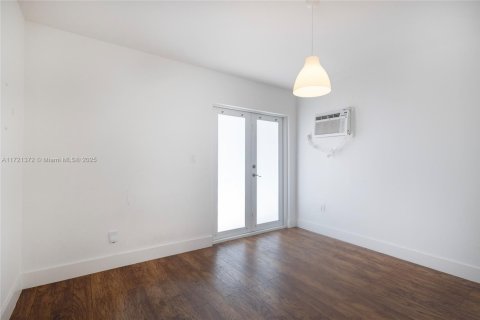 House in Palmetto Bay, Florida 3 bedrooms, 199 sq.m. № 1933906 - photo 30