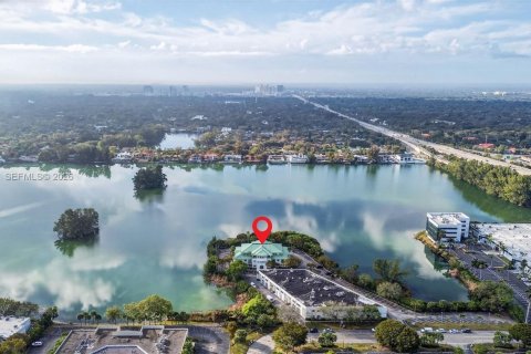 Commercial property in South Miami, Florida № 2031452 - photo 19