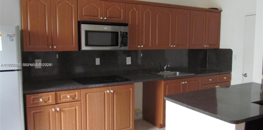 Студия в Майами-Бич, Флорида № 1990575