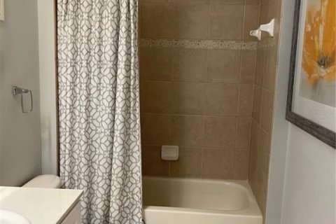 Condo in Orlando, Florida, 2 bedrooms № 2277252 - photo 11