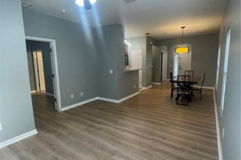 Condo in Orlando, Florida, 2 bedrooms № 2277252 - photo 12