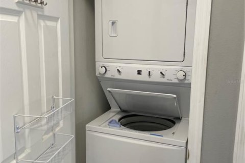 Condo in Orlando, Florida, 2 bedrooms № 2277252 - photo 5