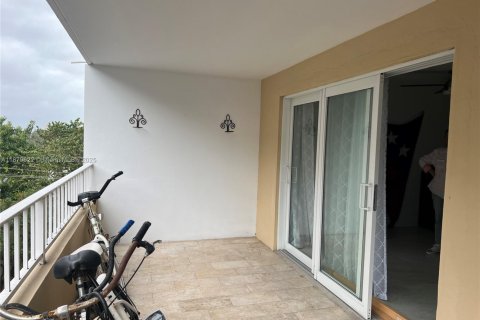 Condo in Miami, Florida, 1 bedroom № 1924617 - photo 20