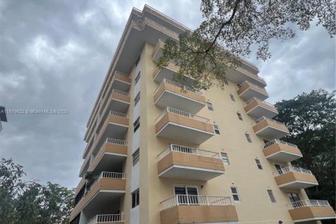 Condo in Miami, Florida, 1 bedroom № 1924617 - photo 21