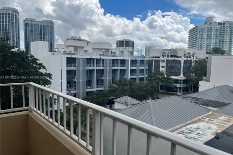 Condo in Miami, Florida, 1 bedroom № 1924617 - photo 19