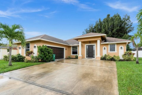 Villa ou maison à louer à Port St. Lucie, Floride: 4 chambres, 214.79 m2 № 2024159 - photo 2