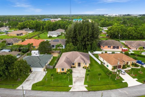 Villa ou maison à louer à Port St. Lucie, Floride: 4 chambres, 214.79 m2 № 2024159 - photo 14
