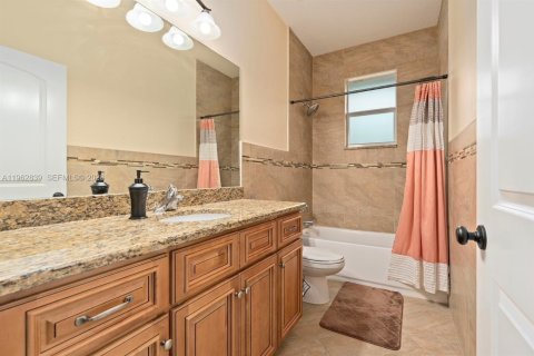 Villa ou maison à louer à Port St. Lucie, Floride: 4 chambres, 214.79 m2 № 2024159 - photo 9