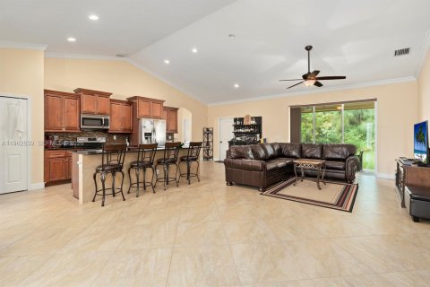 Villa ou maison à louer à Port St. Lucie, Floride: 4 chambres, 214.79 m2 № 2024159 - photo 4