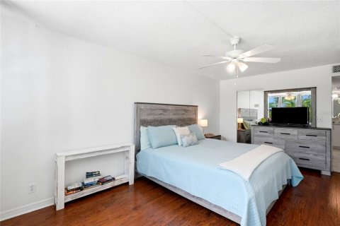 Condo in Sarasota, Florida, 2 bedrooms № 2314849 - photo 22