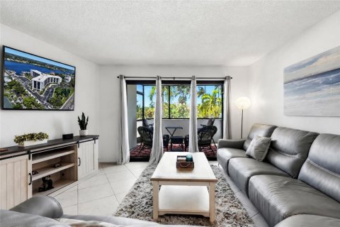 Condo in Sarasota, Florida, 2 bedrooms № 2314849 - photo 16