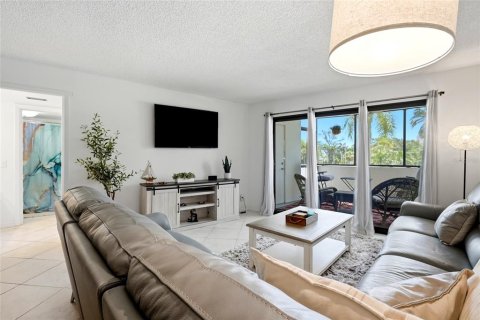 Condo in Sarasota, Florida, 2 bedrooms № 2314849 - photo 12