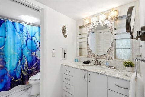 Condo in Sarasota, Florida, 2 bedrooms № 2314849 - photo 27