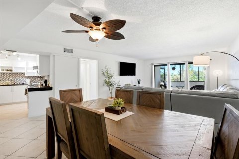 Condo in Sarasota, Florida, 2 bedrooms № 2314849 - photo 11